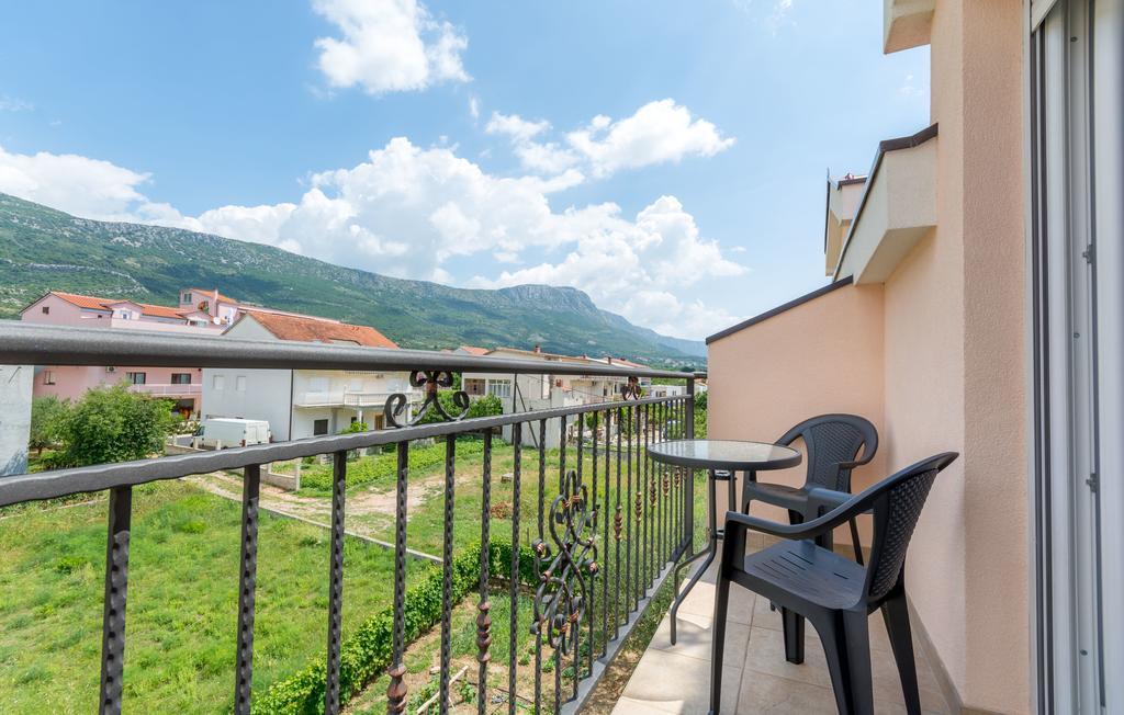 Villa Apartments Kordic Kastela Ruang foto
