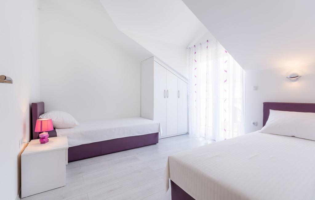 Villa Apartments Kordic Kastela Ruang foto