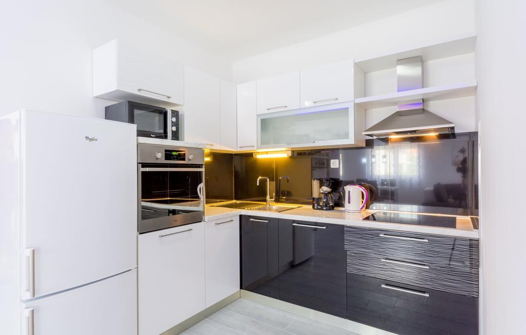 Villa Apartments Kordic Kastela Ruang foto