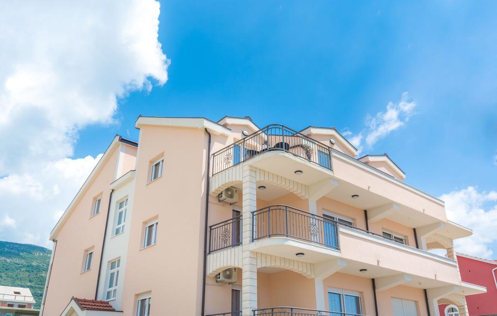 Villa Apartments Kordic Kastela Bagian luar foto