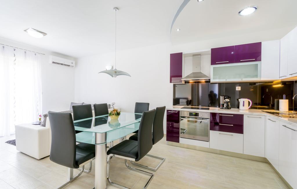 Villa Apartments Kordic Kastela Ruang foto