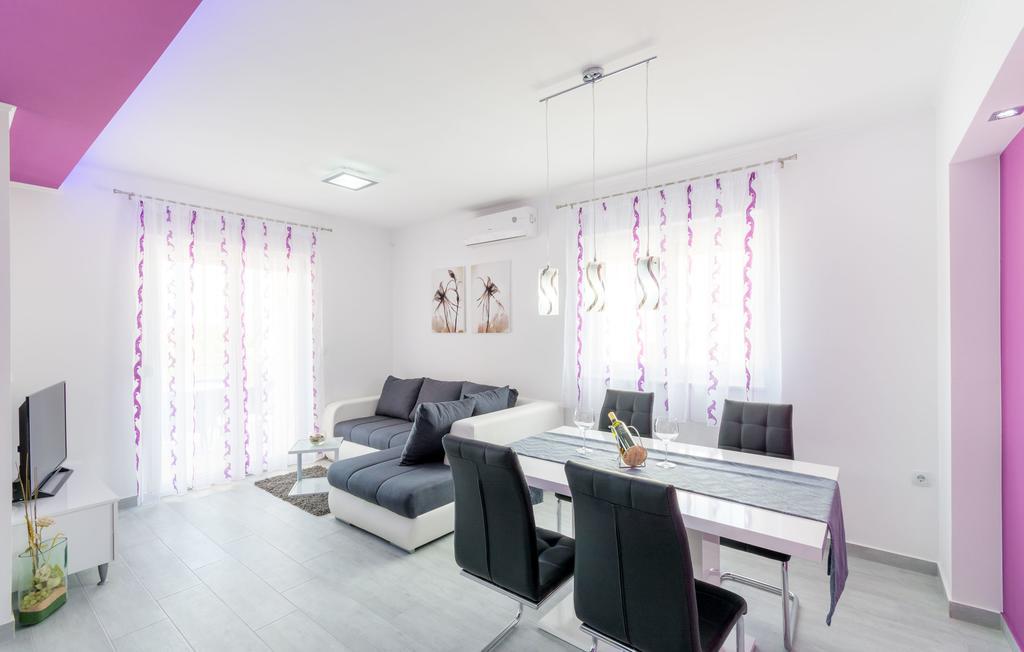 Villa Apartments Kordic Kastela Ruang foto