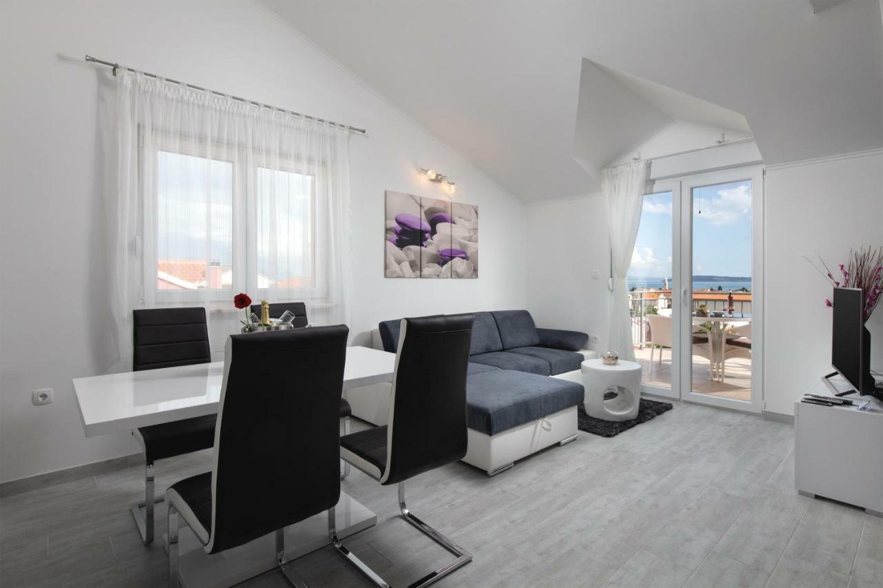 Villa Apartments Kordic Kastela Bagian luar foto