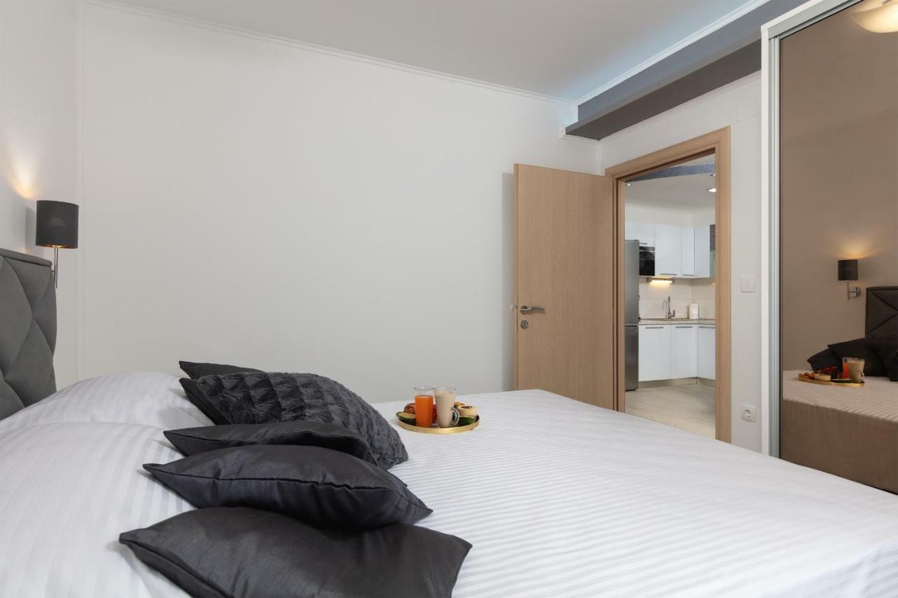 Villa Apartments Kordic Kastela Bagian luar foto