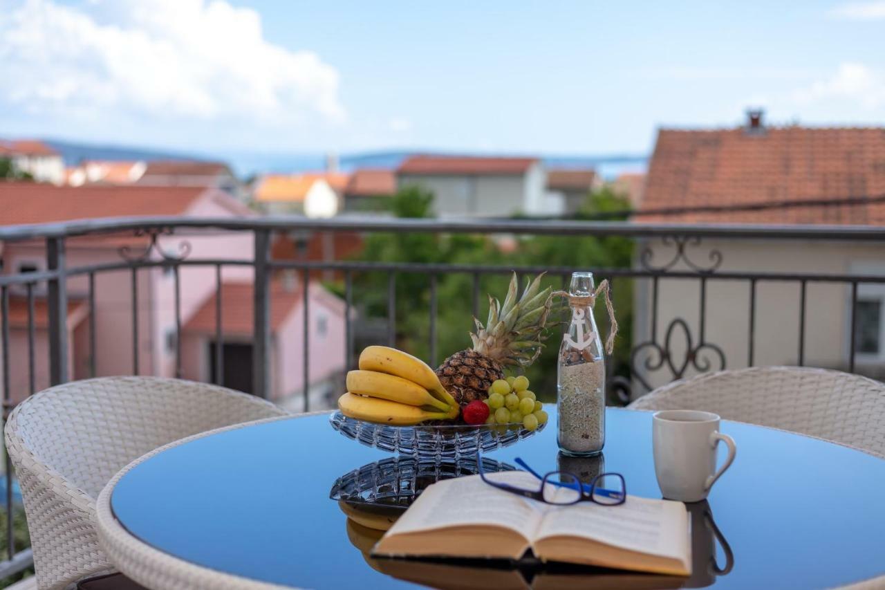 Villa Apartments Kordic Kastela Bagian luar foto